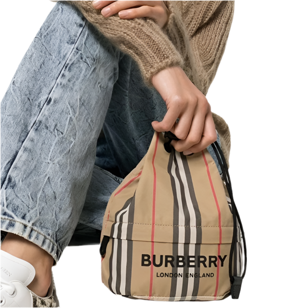 BURBERRY POUCH